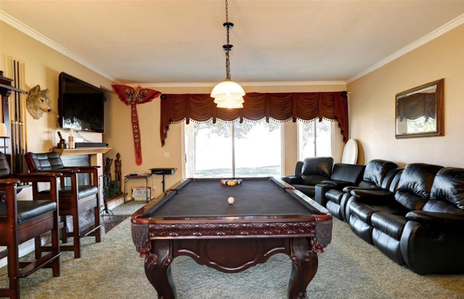 Living Room & Fireplace Renovation before